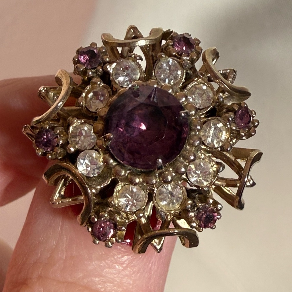 Vintage 1940’s Retro Art deco Gold clear purple crystal cluster princess Brooch